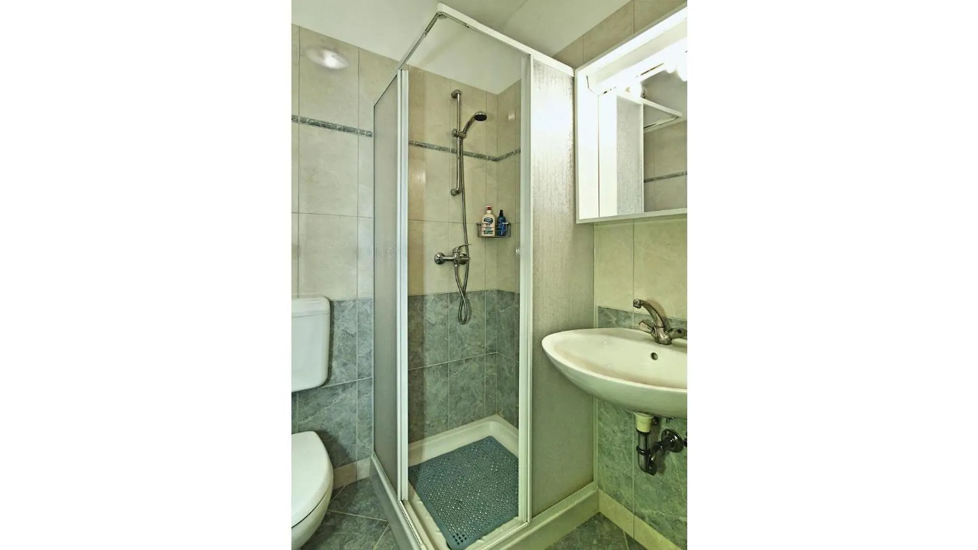 Lovely Apartment In Tar-Vabriga With Kitchen