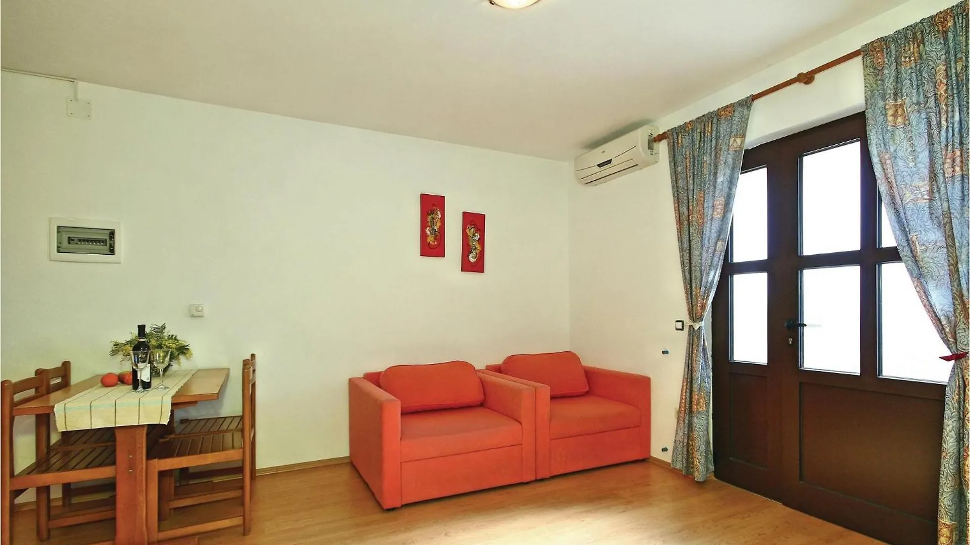 Lovely Apartment In Tar-Vabriga With Kitchen