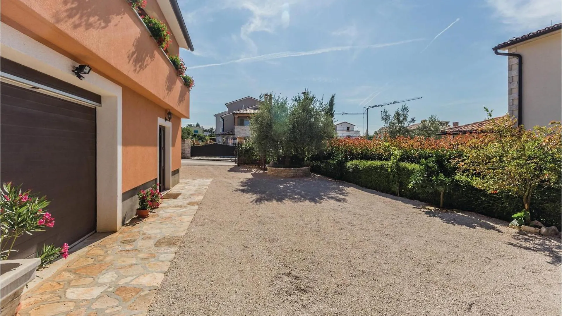 Lovely Apartment In Tar-Vabriga With Kitchen